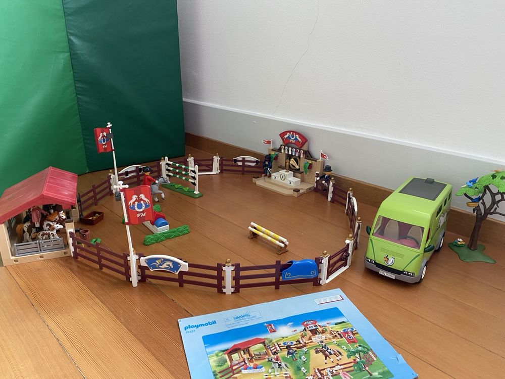  Playmobil Pferde-Set und Pferdetransporter 