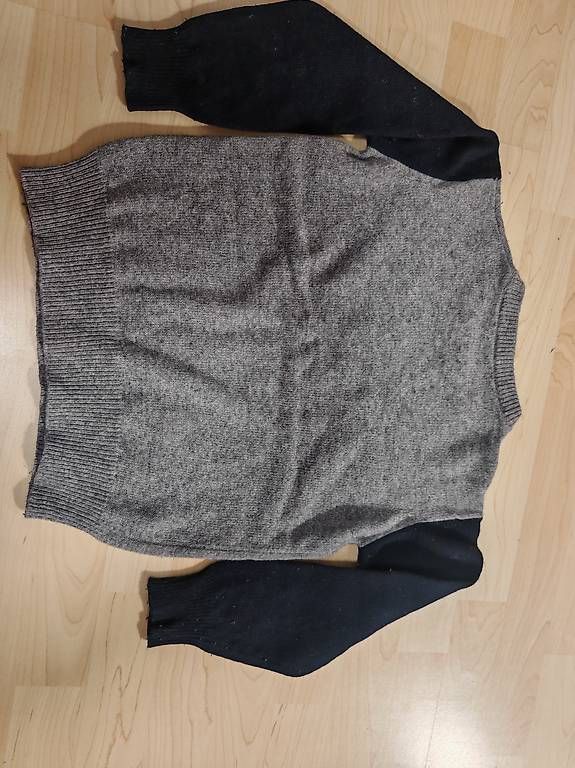 Pulls et sweat-shirts: Marni Pullover Kinder Grau Schwarz – D'occasion à Reinach BL par leoleoleoleo 1