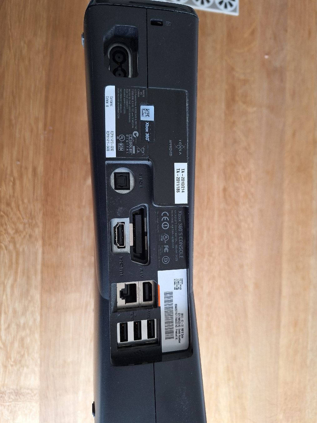 Microsoft Console: Xbox 360 mit 2 Controller, HDMI Kabel und 7 Spielen – Usato da Erlinsbach SO venduto da lca_pn9p 3