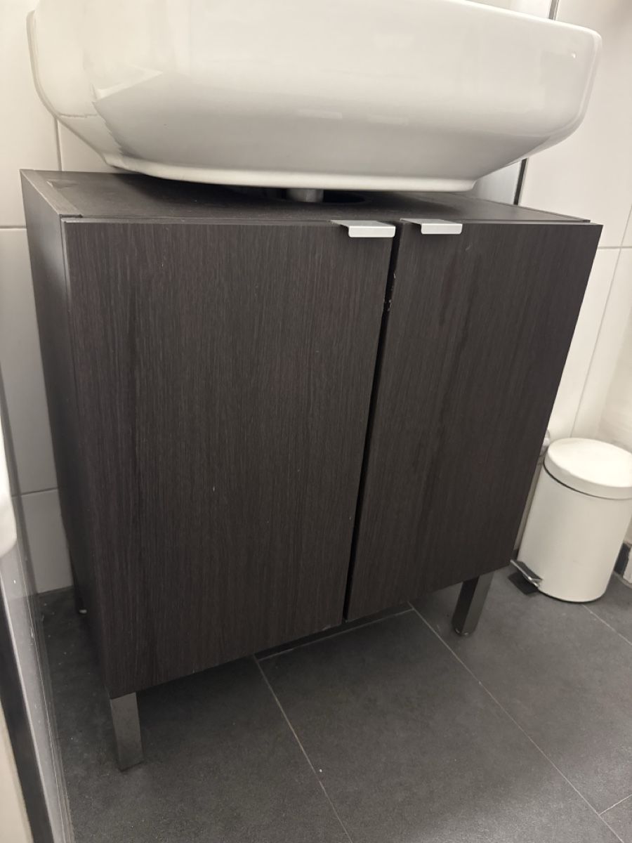 Ikea Mobili per bagno: Waschbeckenschrank – Usato da Bern venduto da IndiaJL