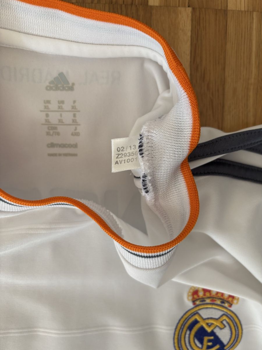 Real Madrid Canottiere & Pantaloni: Real Madrid Trikot Benzema – Usato da Zürich venduto da ChampShirts 7