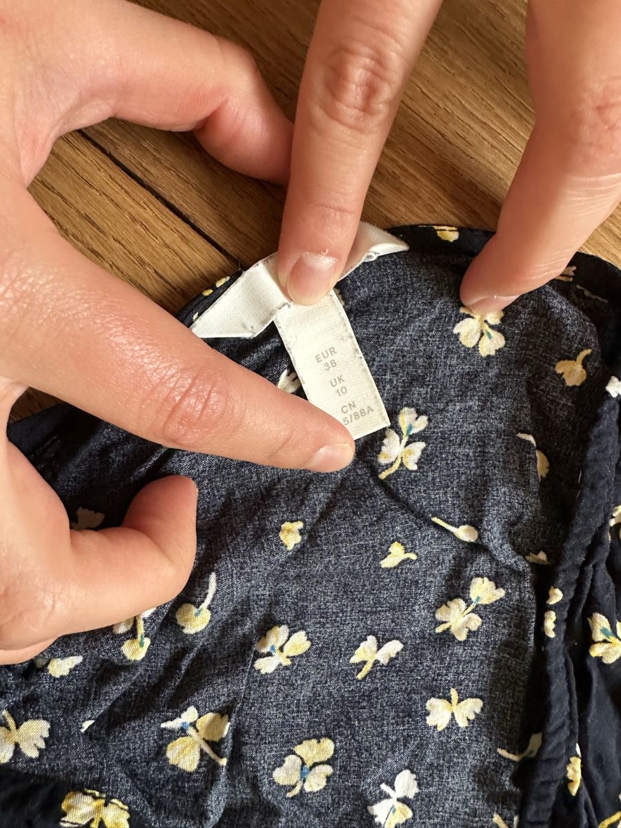 Camicette: H&M Blusen Leo und Floral – Usato da Bern venduto da Trikot-Liebe 3