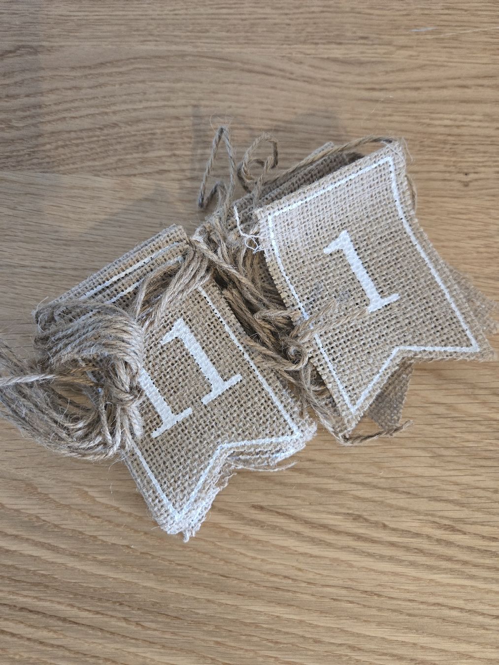 Tutte le decorazioni: Tischdeko Jute-Schilder "1 2 3" für Hochzeit oder Feste – Nuovo (secondo la descrizione) da Dübendorf venduto da Timulka 2