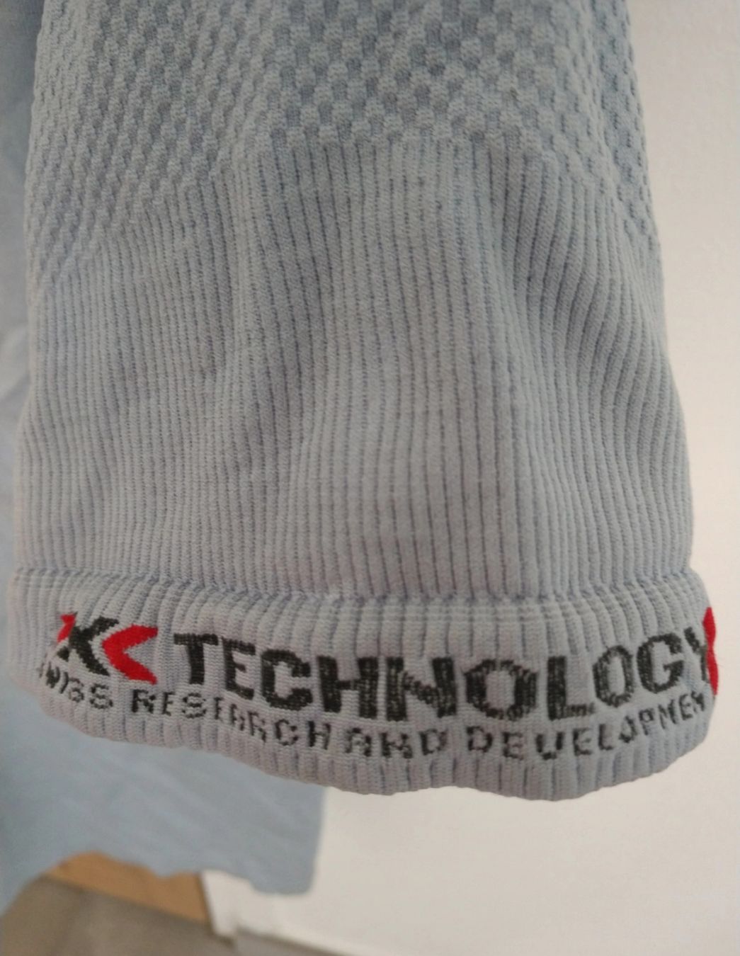 X-bionic T-Shirts: Haut technique ski course à pied X-Bionic gris bleu L Neuf – Neu und originalverpackt aus Genève von Brachiopode 7