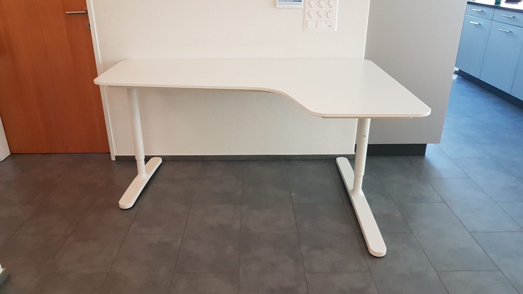 Ikea Schreibtische: Schreibtisch IKEA – Gebraucht aus Sarnen von  1