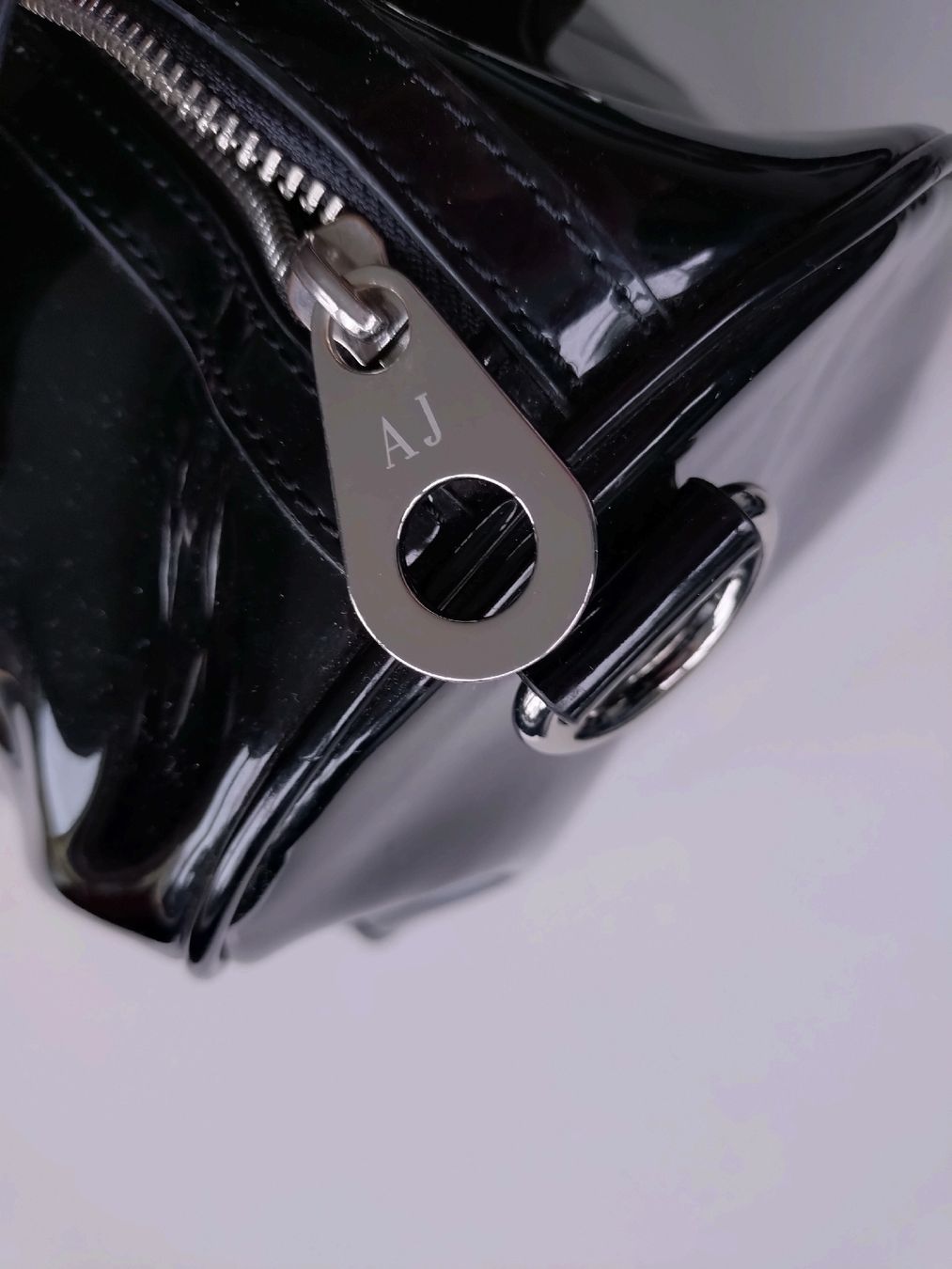 Armani Borse da donna: Handtasche Armani Jeans, schwarz Lack – Usato da Kilchberg ZH venduto da Sho5000 1