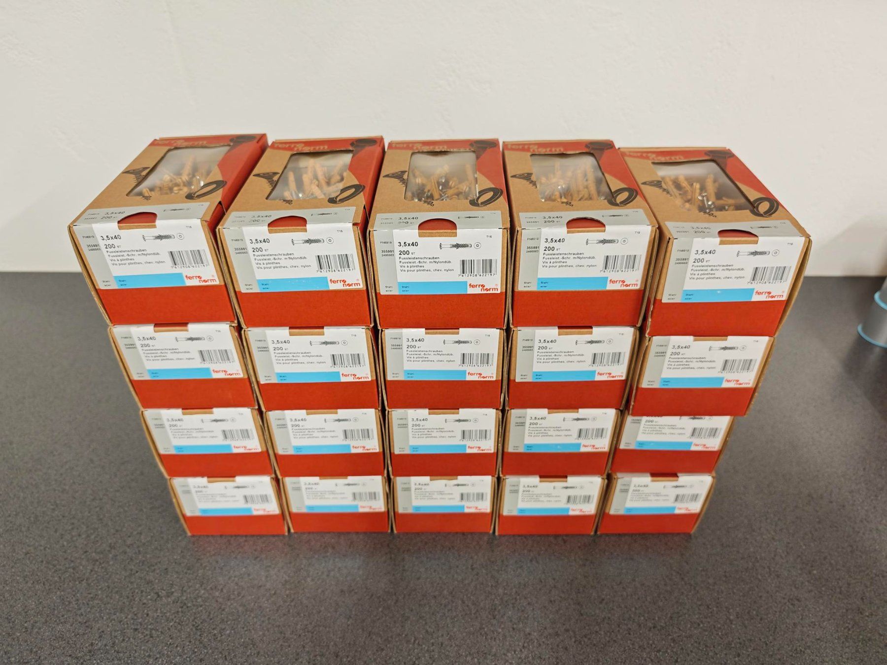 Tous les outils: Sockelleistenschrauben 3.5 x 40 – Neuf avec emballage d'origine à Sulz AG par Michu25 1