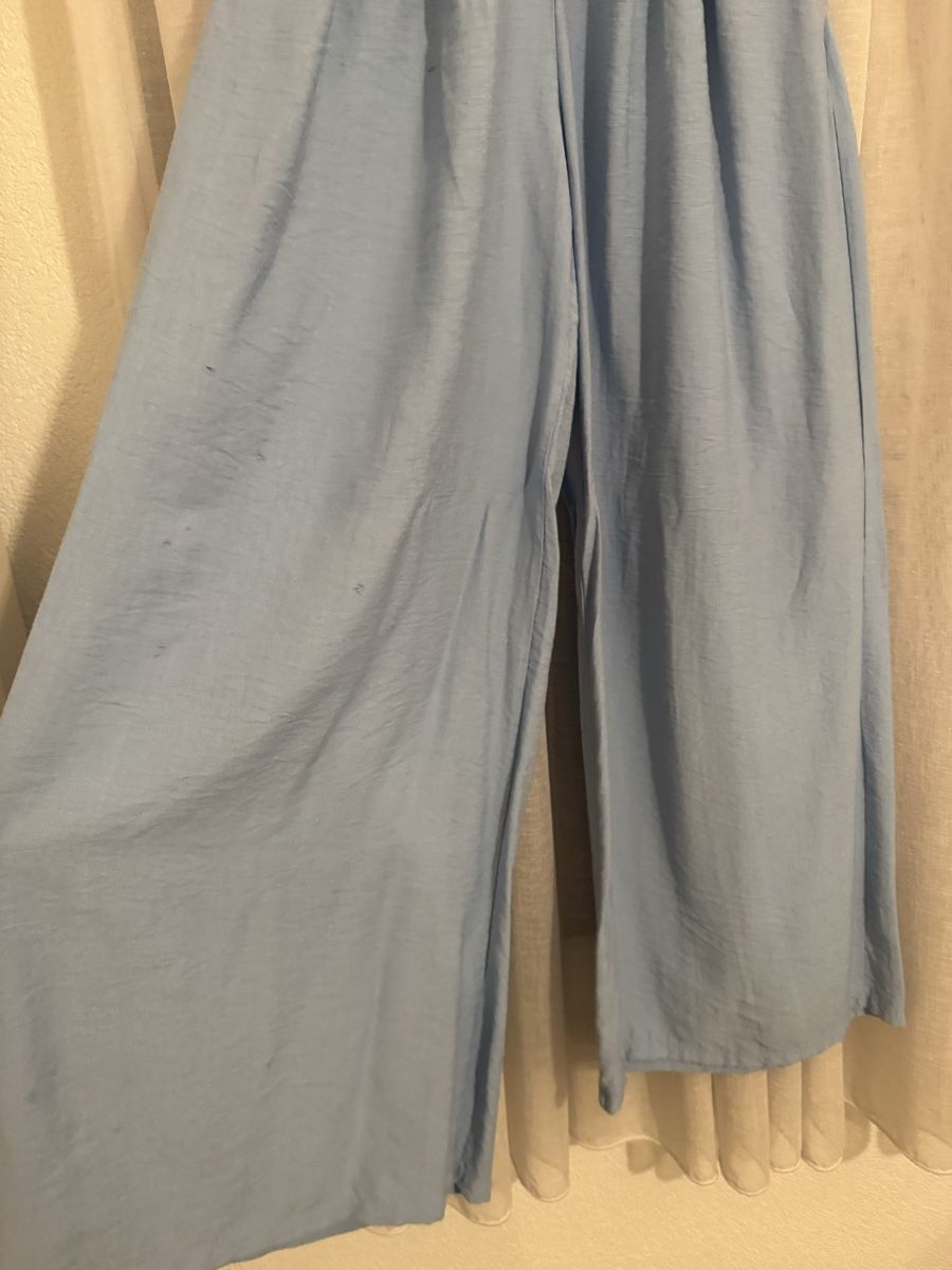 Pantaloni: Sommerliche, hellblaue Palazzo Hose mit Gürtel – Usato da Neuenegg venduto da mel_5pnq 2