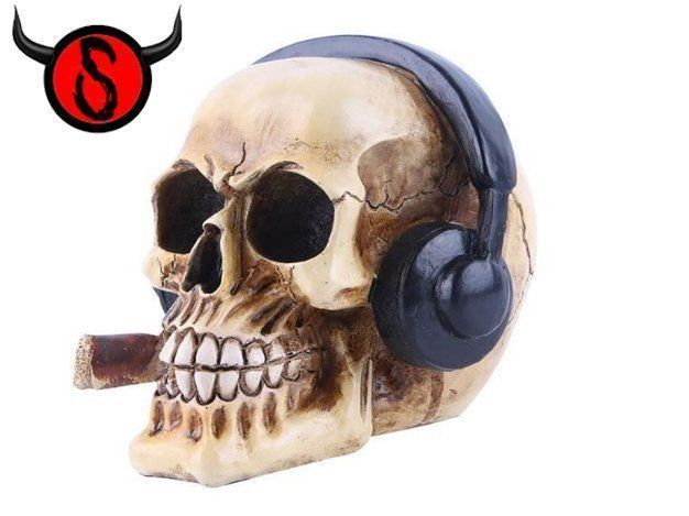 Altro in Decorazioni & Accessori: Totenkopf mit Kopfhörer & Zigarre – Nuovo e nell'imballaggio originale da Buchs SG venduto da Skullep