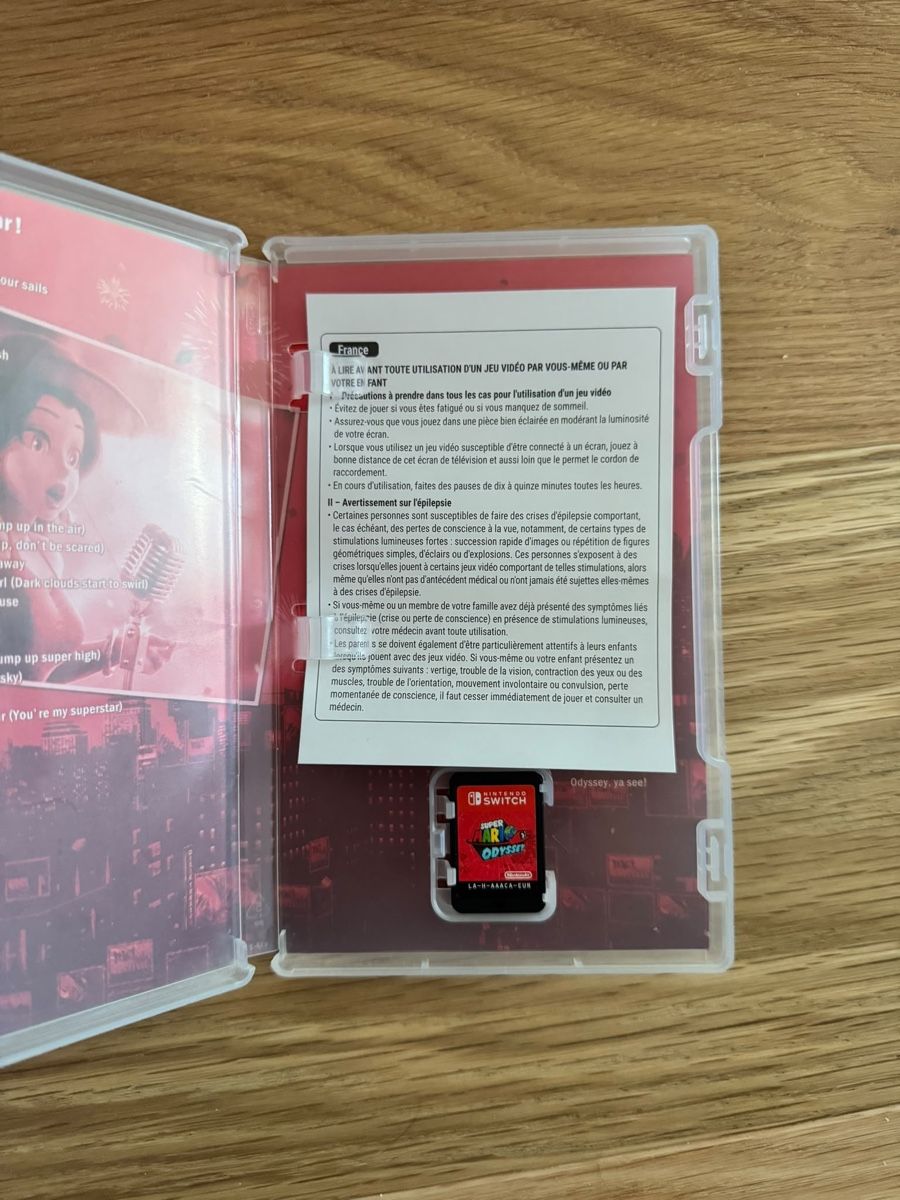 Nintendo Consoles: Nintendo Switch Bundle inkl. Pro Controller & Super Mario Od – D'occasion à Billens par oli_w6w2 8