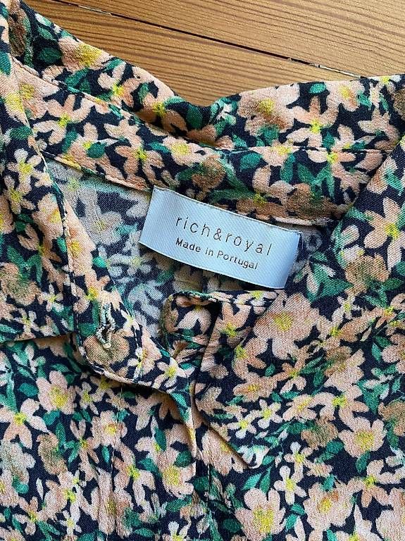 Rich & Royal Camicette: Geblumte fliessende Bluse – Usato da Aarau venduto da lacrimara 1