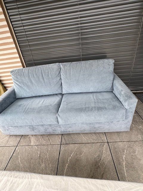 Divani: Sofa mit Alcantara Bezug – Usato da Zürich venduto da Bildersammlung 1
