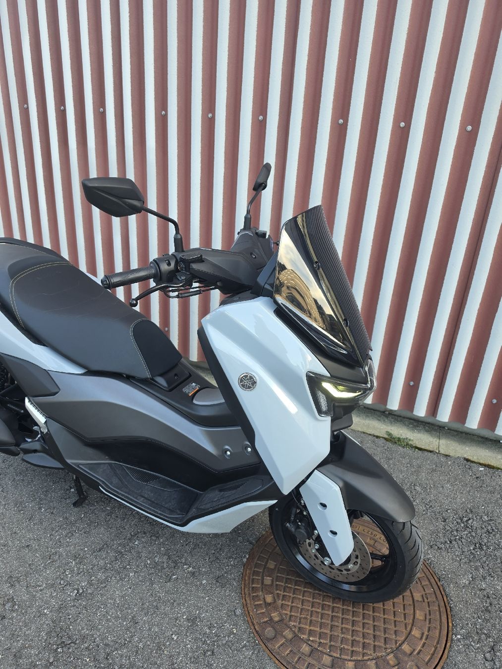 Yamaha Scooters: Yamaha NMAX Tech Max 125 Grau – D'occasion à Immensee par Bonsai_Golf 1