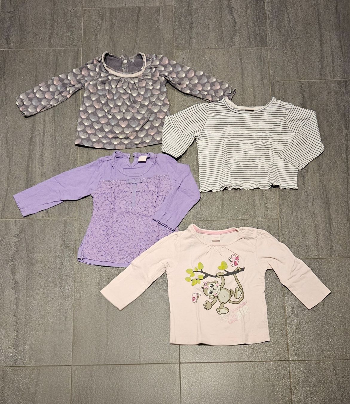 Pulls et sweat-shirts: Mädchen Pullover Grösse 86 – D'occasion à Rotkreuz par Kaffitanteli