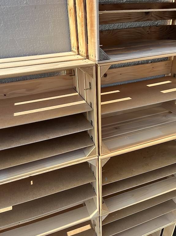 Transportkisten: 9 Holzkisten mit Regalböden – Gebraucht aus Ebikon von Weinkisten-Tom 2