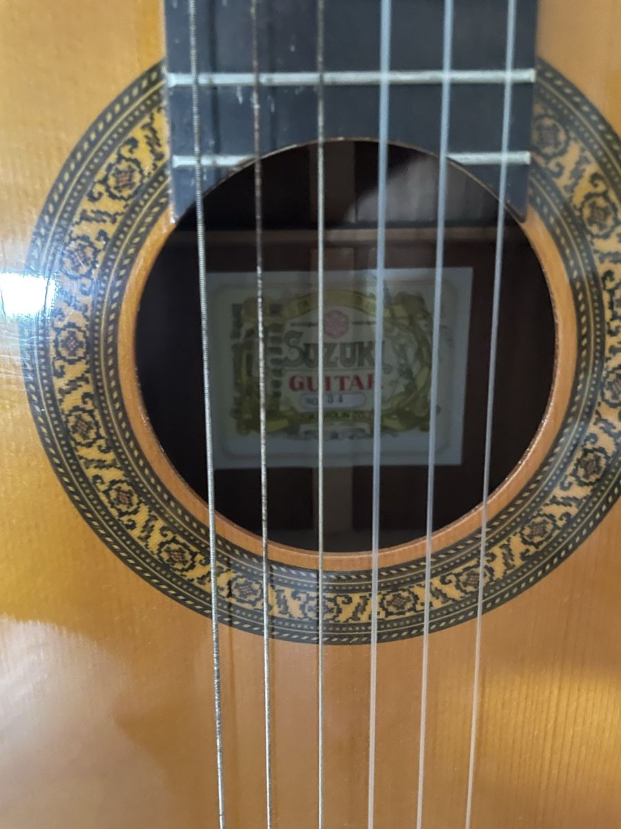 Instruments de musique: Guitare classique  – D'occasion à Pampigny par bis_nt6p 1