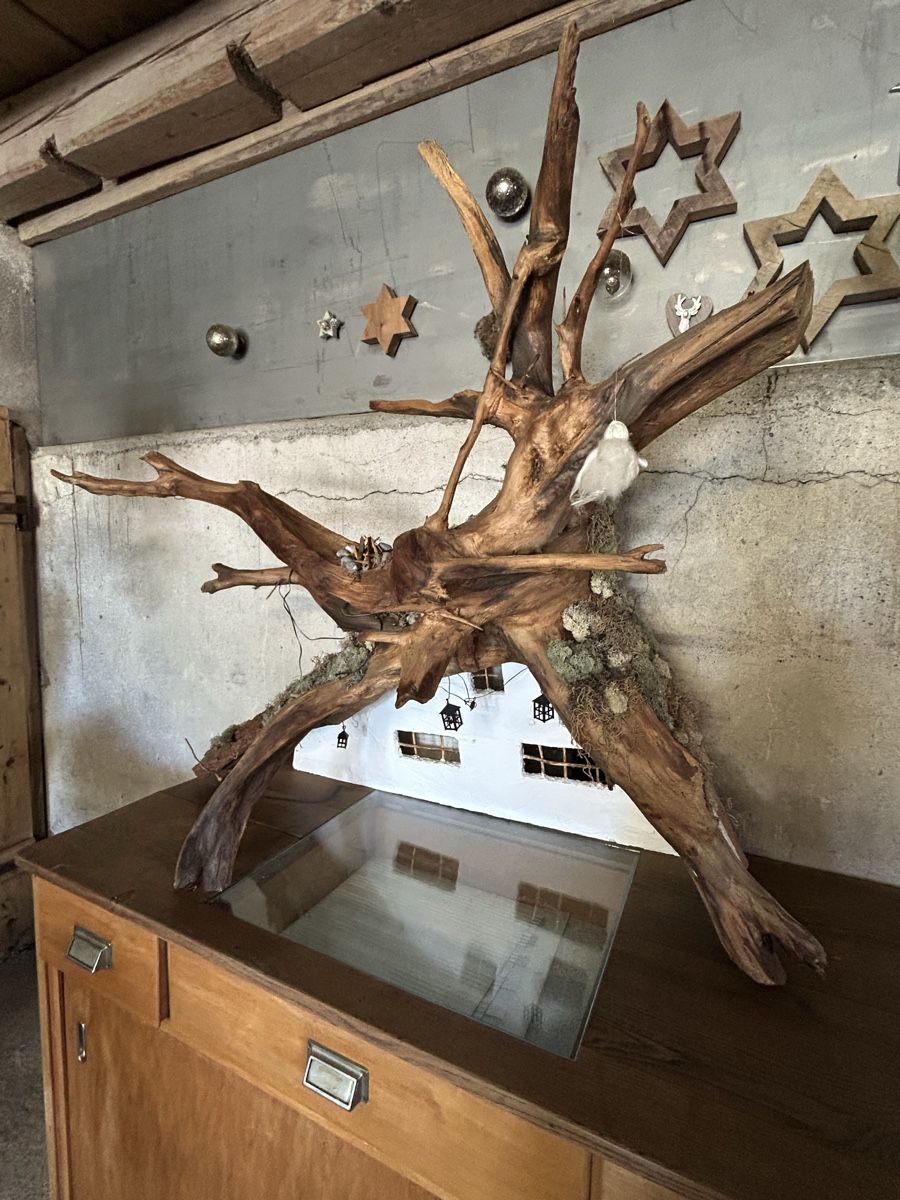 Tutte le decorazioni: Krippe gross Wurzel/Gips – Usato da Schongau venduto da Beatweibel 1