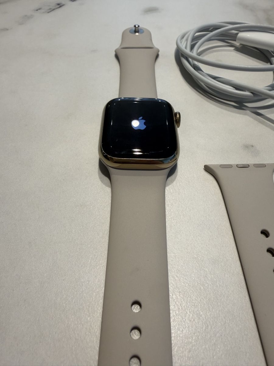 Apple Smartwatch: Apple Watch  – Neu (gemäss Beschreibung) aus Wil SG von kal_q9nz 1