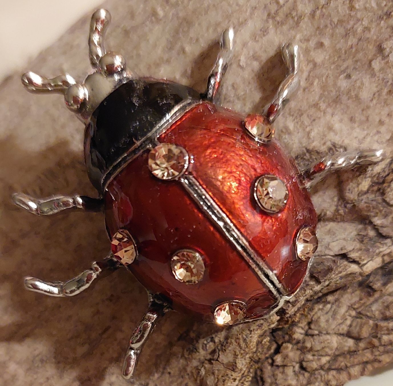 Spille & Fermagli: Vintage Glücksbringer-Brosche Marienkäfer mit Strass – Nuovo (secondo la descrizione) da Oberwil BL venduto da Hunajakakku 1