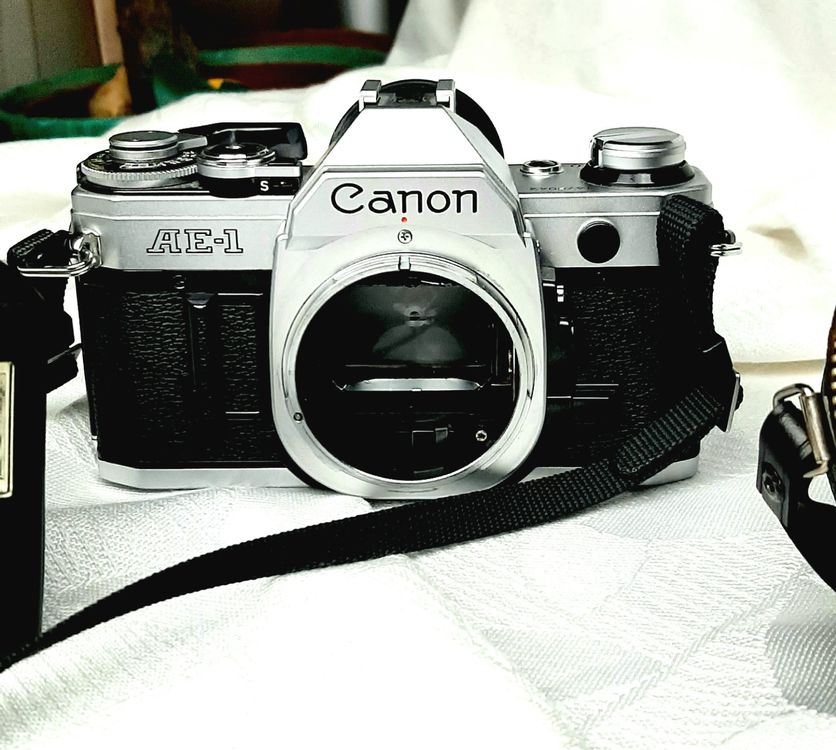 Canon AE 1 Analog Kamera inklusiv Equitment 1