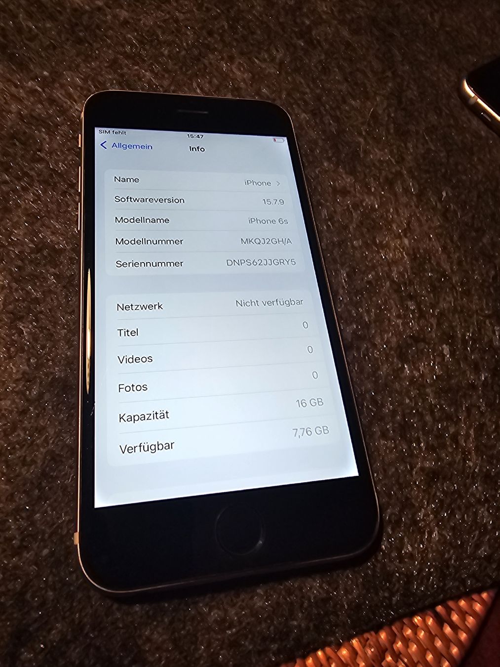 Apple Handys / Smartphones: iPhone 6s, 16 GB, Silber - Vintage Iphone – Defekt aus Zweidlen von RepToGo