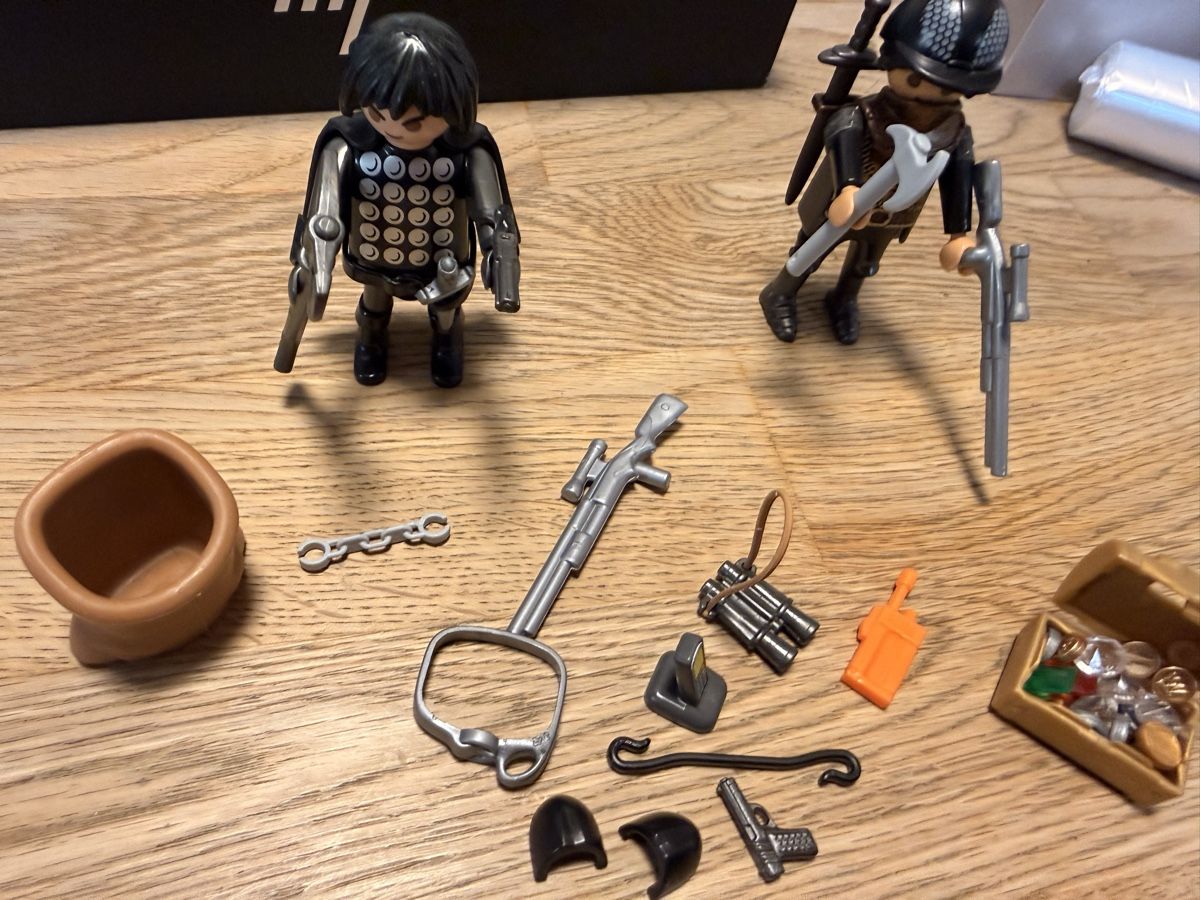 Playmobil Spielzeuge: Playmobil Ganoven – Gebraucht aus Zürich von amicitia_77 3