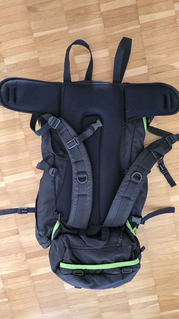 Zaini: Wanderrucksack Big Tramp Phantom Pro 40 schwarz grau  – Nuovo (secondo la descrizione) da Greifensee venduto da 08monika 3