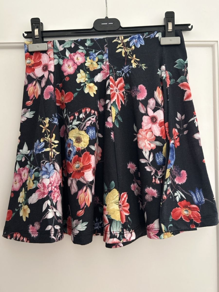 C&A Vestiti & Gonne: Jupe florale - taille S C&A  – Usato da Savigny venduto da Althea0202