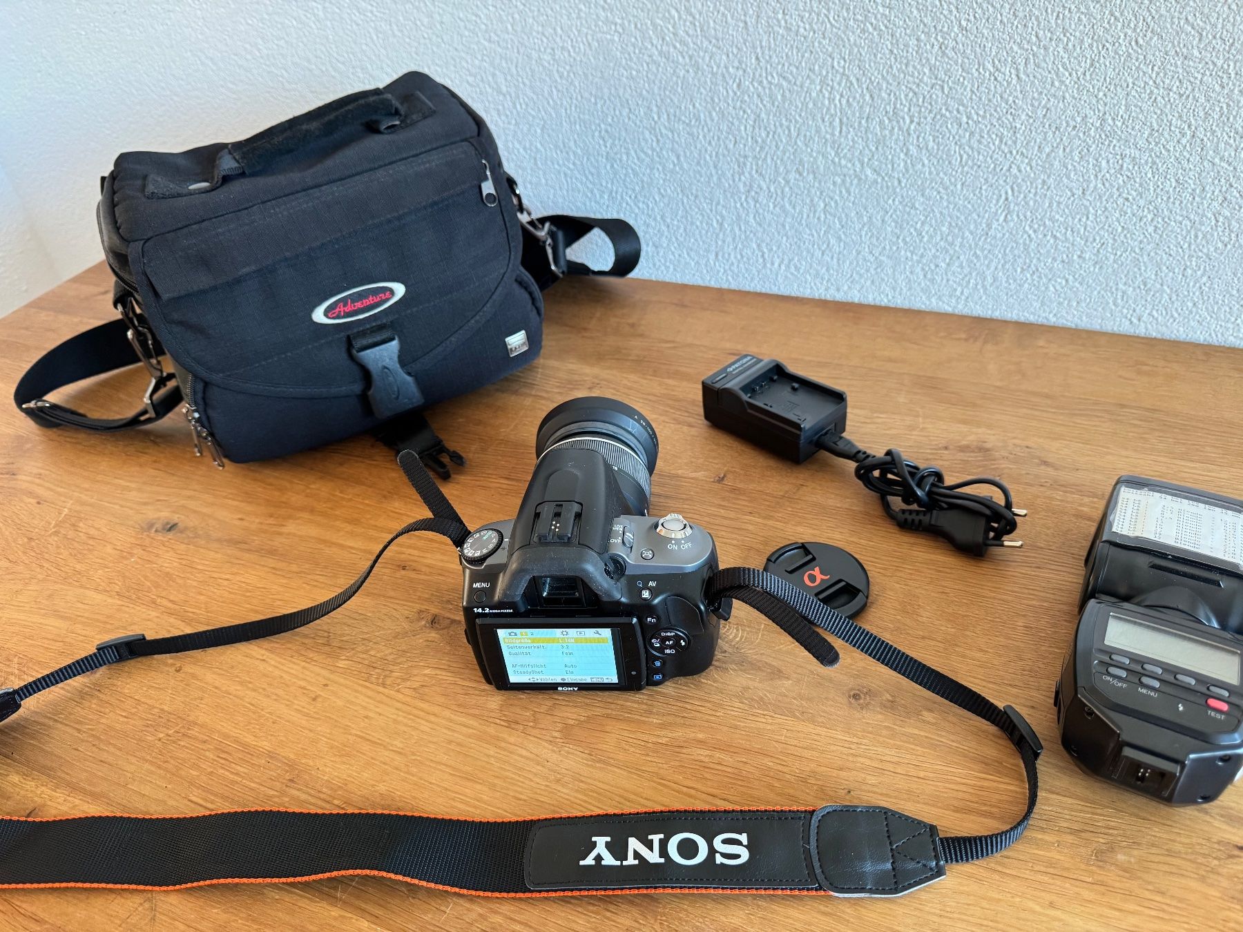 Sony Fotocamera: Sony Alpha 380 Spiegelreflexkamera – Usato da Frauenfeld venduto da dilili 2