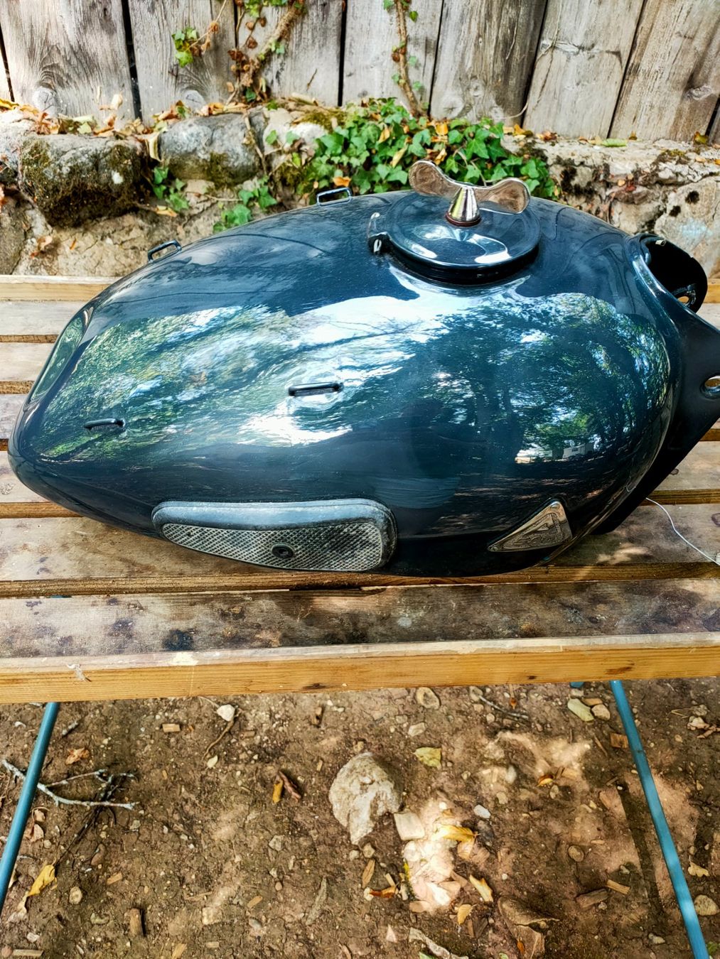 Condor Tutti i ricambio per moto: Réservoir condor A580 – Usato da Bretonnières venduto da Minigab