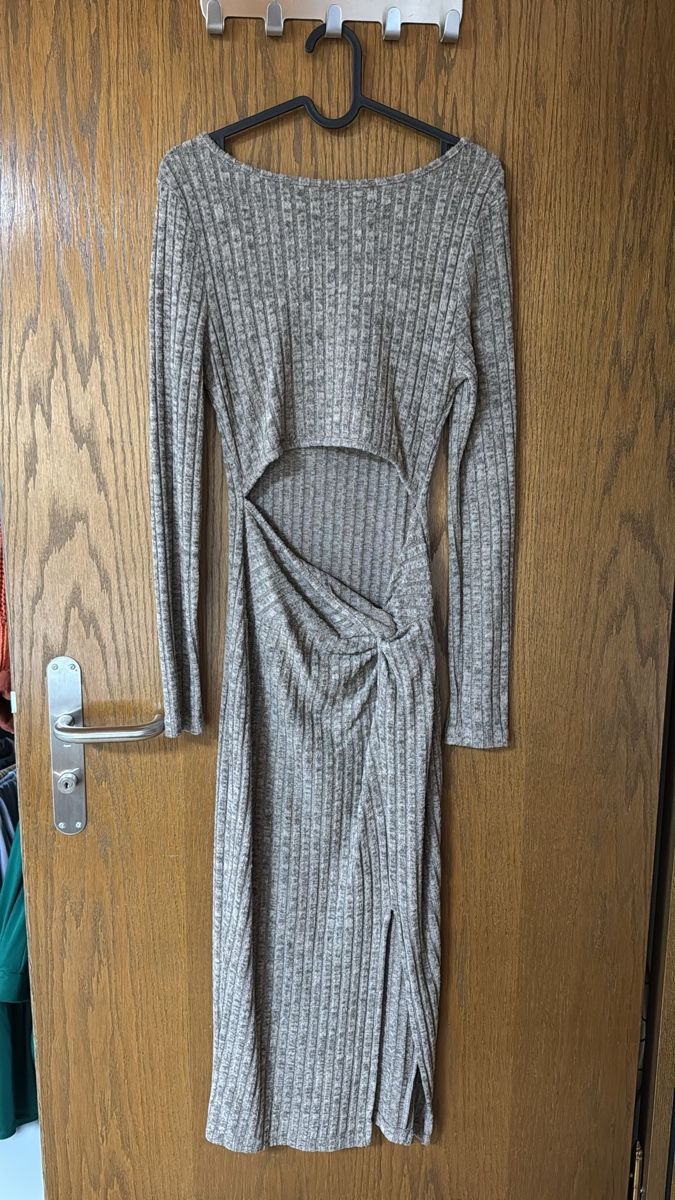 Vestiti: Ripp-Strick Midikleid mit Cut-out, Gr. S/M – Usato da Heiden venduto da Bettyk11.