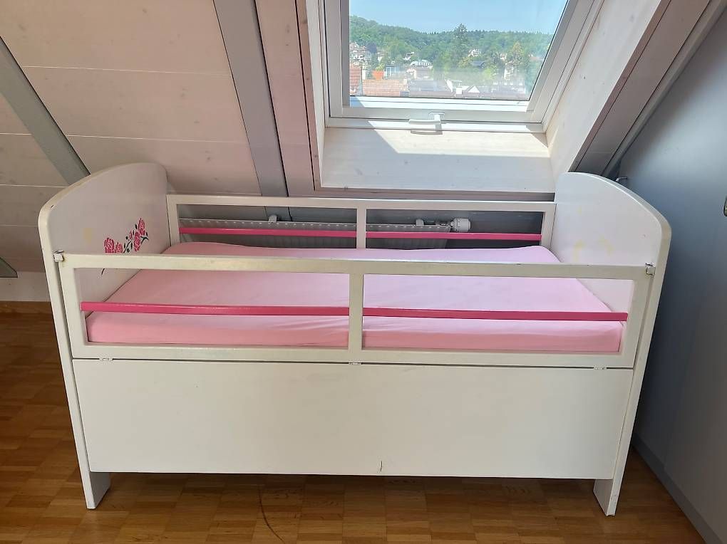 Betten: Baby-/Kinderbett aus Holz – Gebraucht aus Luzern von sel_jzk8