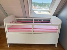 Baby-/Kinderbett aus Holz