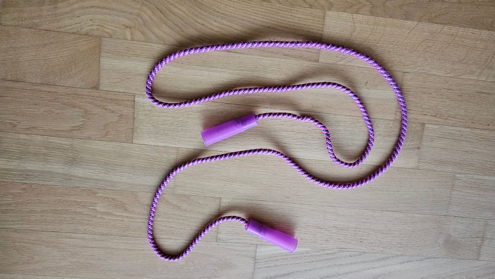 Springseil ca 210 cm lang (Gebraucht) in Gossau SG für CHF 1 – mit ...