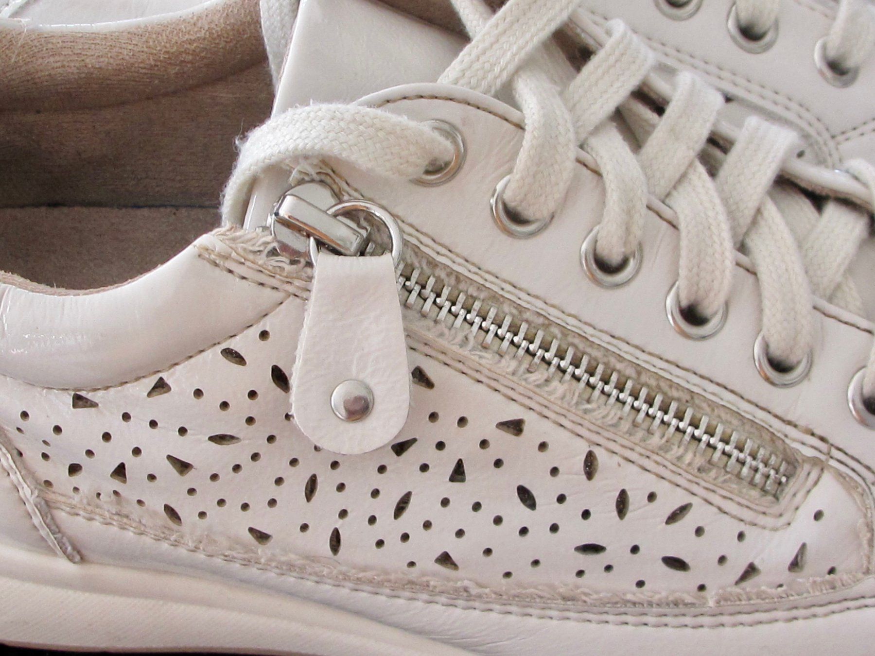 Damenschuhe: SNEAKER PESARO 37  N ' 24 – Gebraucht aus Murten von Selliot 1