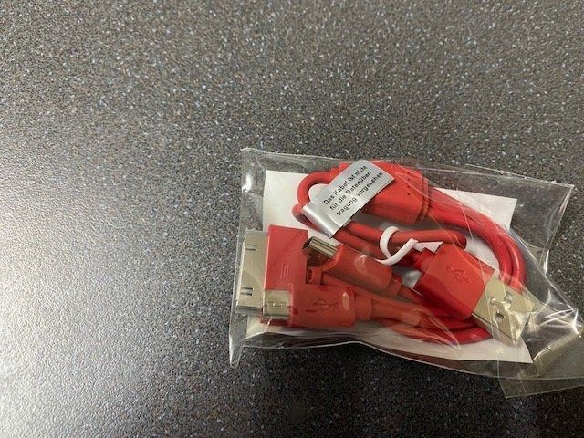 Caricabatterie: Ladekabel 4in1 rot – Nuovo e nell'imballaggio originale da Emmen venduto da Aribini