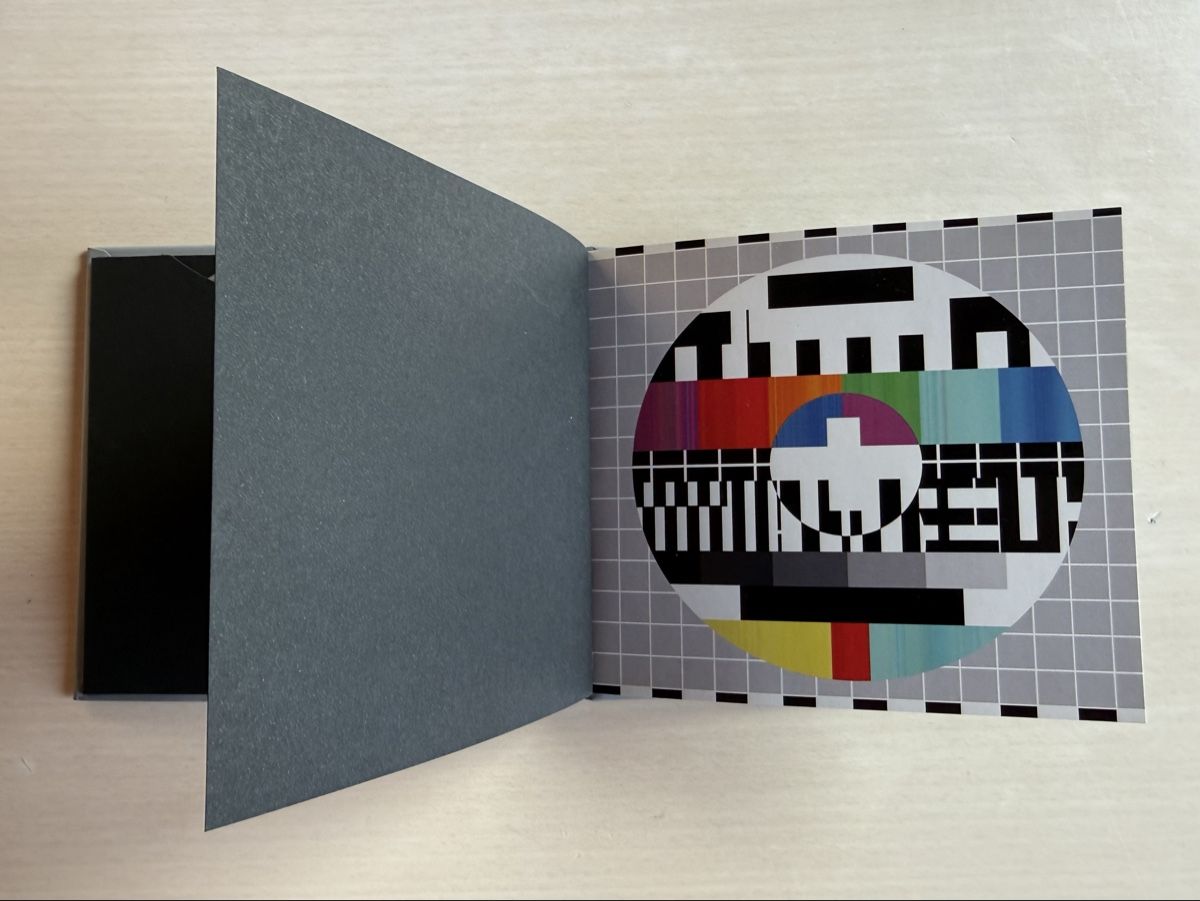 CD: Simple Minds - Walk Between Worlds, Special Edition! – Usato da Oberried Brienz venduto da Chyara 3