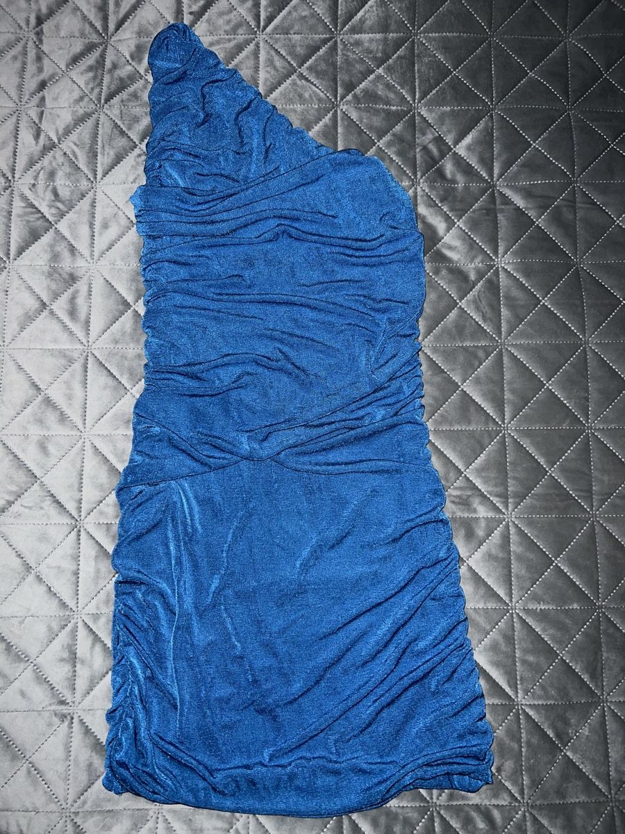 Robes: Kleid – Neuf (Voir description) à Tann par ivr_2vs