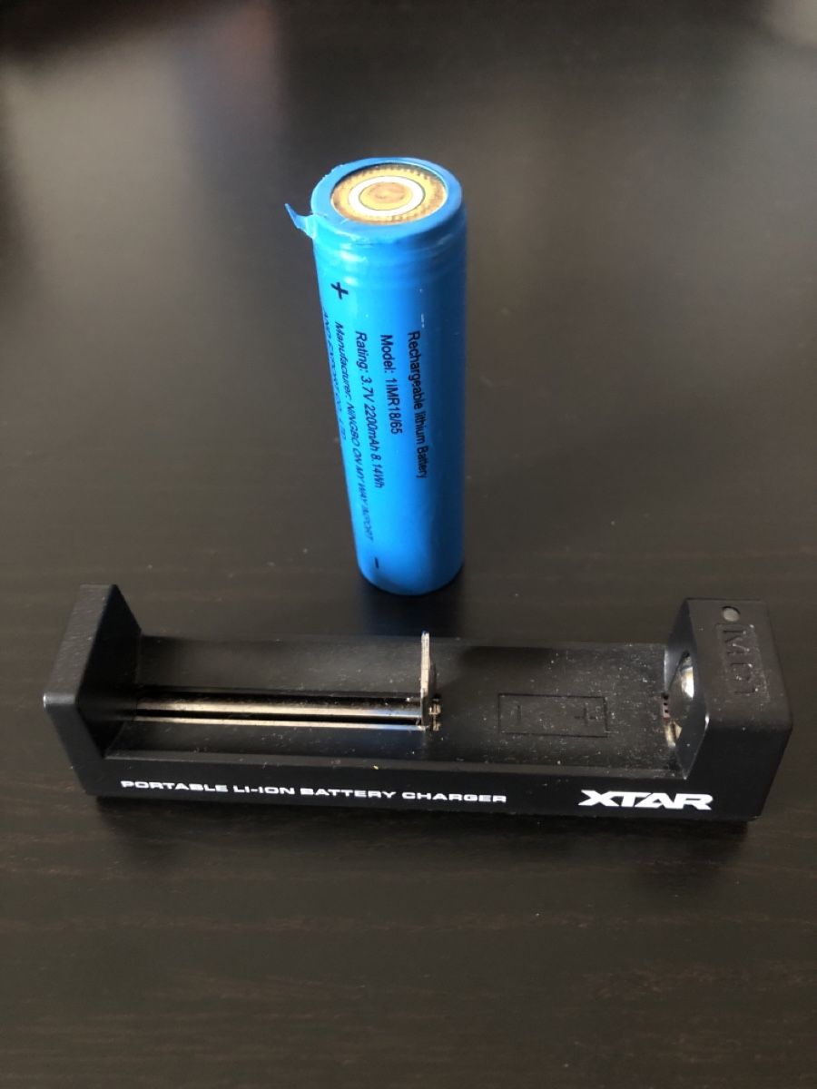 Akkus & Batterien: Chargeur XTAR MC1+batterie 18650, 3.7V – Gebraucht aus Dübendorf von