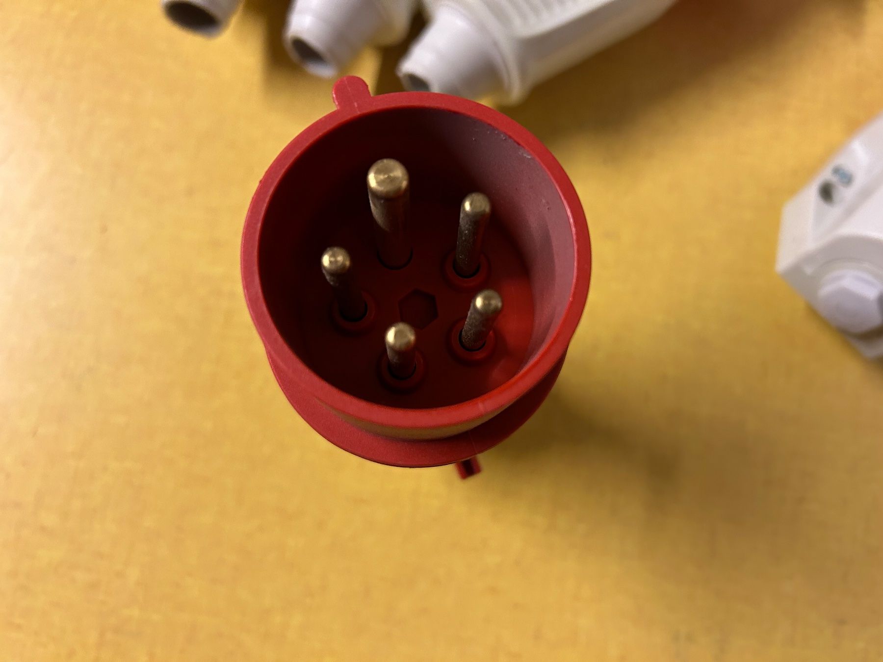 Spine: CEE Stecker Set, diverse Typen,Rot/Weiss ….. – Usato da Lanzenhäusern venduto da vic63 6