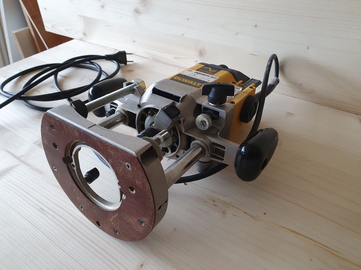Toutes les machines: Oberfräse Dewalt – D'occasion à Vordemwald par andigu 4