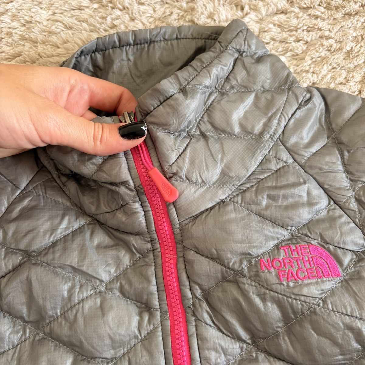 North Face Giacche: The North Face Thermoball argentée - Taille S – Nuovo (secondo la descrizione) da Neuchâtel venduto da aliceguins 1