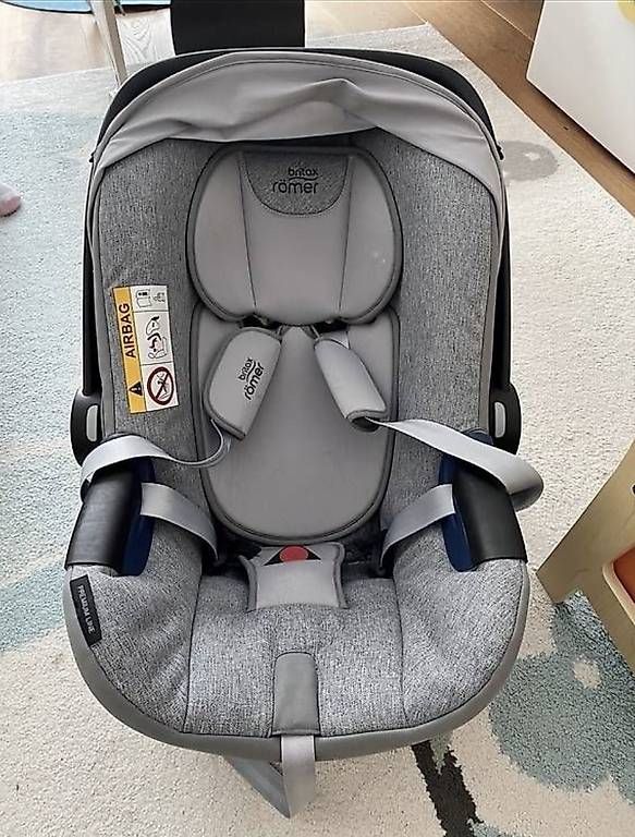 Seggiolini per auto: Babyschale Britax Römer iSafe – Usato da Bäretswil venduto da Karl_LK