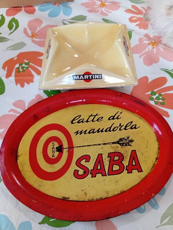 Portacenere: Antichi posacenere Martini e vassoio Saba – Usato da Vezio venduto da 41181