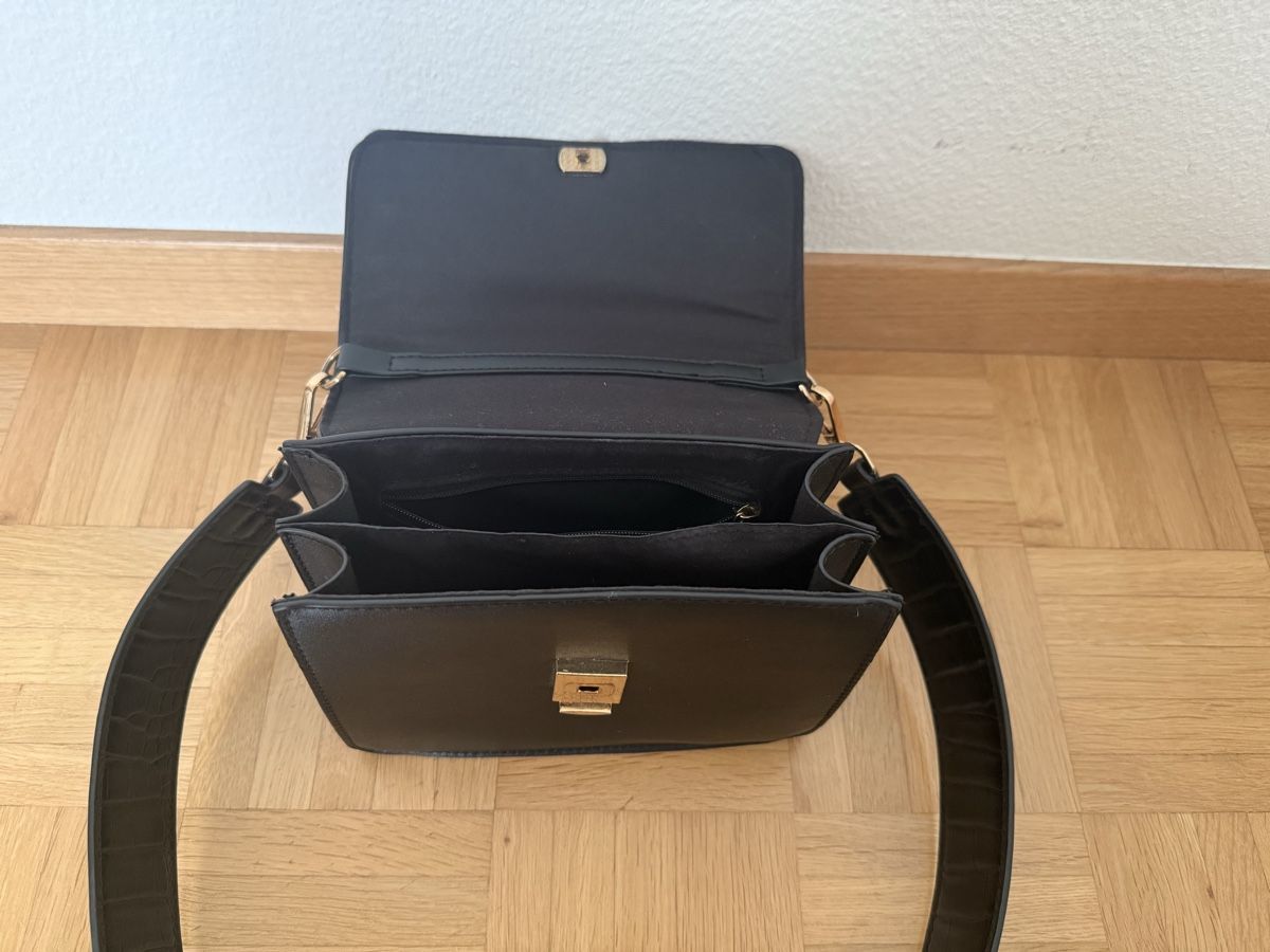 Borse da donna: Handtasche – Usato da Stans venduto da lorena.17 3