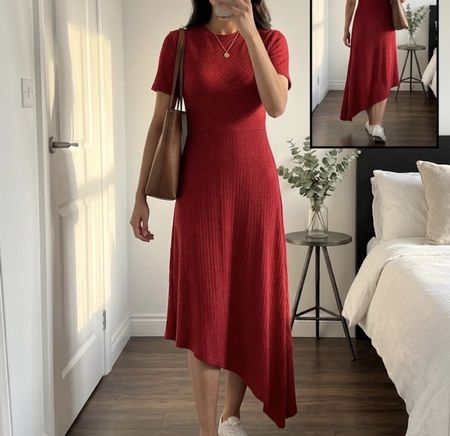 Schickes rotes Strickkleid mit asymmetrischem Saum Grösse S