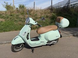 Piaggio Vespa GTS 125 mintgrün