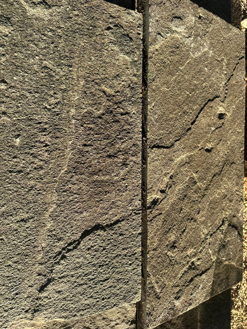 Bodenbeläge: 3m2 Bodenplatten Hellas Quarzit gespalten-gesägt – Gebraucht aus Steinmaur von Steinbeisser 1