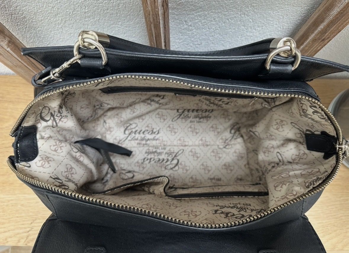 Guess Borse da donna: Sac à main Guess – Nuovo (secondo la descrizione) da Geneveys-Coffrane venduto da sar_rb75 2