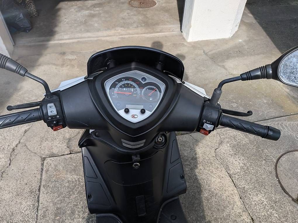 Strasse: Roller / Motorrad - 125cc Top Zustand – Gebraucht aus Aarau Rohr von j-meal 3